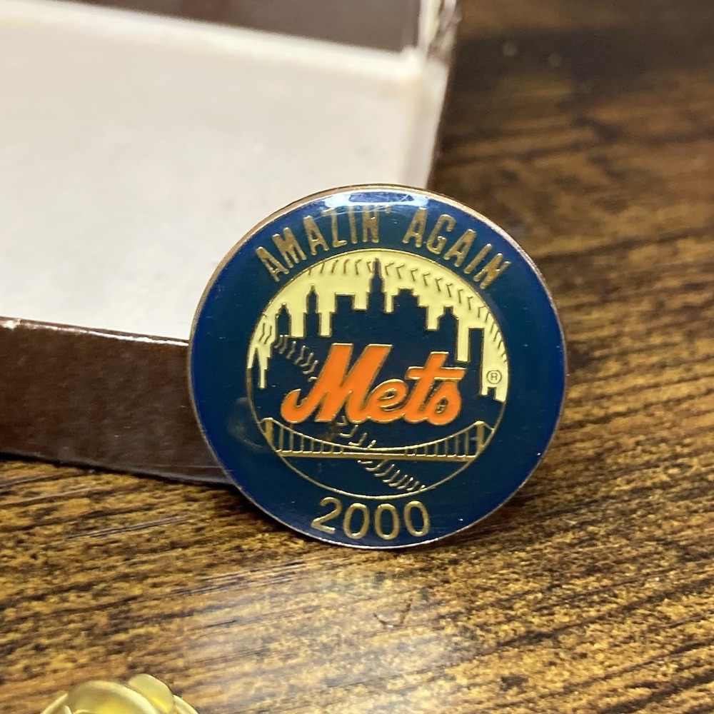 NY Mets Amazin Again 2000 Pin Vintage Lapel Hat New York Shea Logo Skyline MLB
